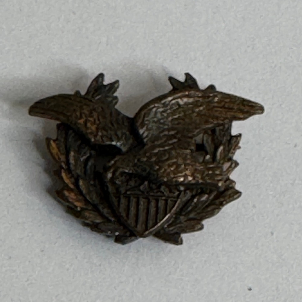 Vintage US Eagle Wreath Shield Pin Bronze Tone